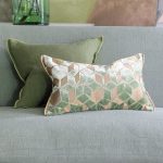Perna_Decorativa-Fitzrovia-Antique-Jade-Cushion-Designers-Guild-6