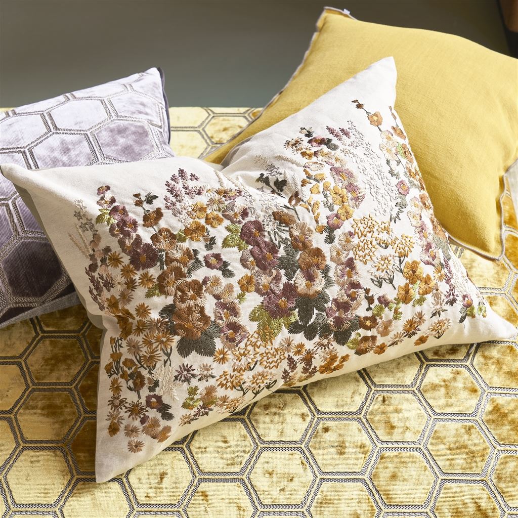 Perna Decorativa - Hollyhock Ochre Cushion - Designers Guild