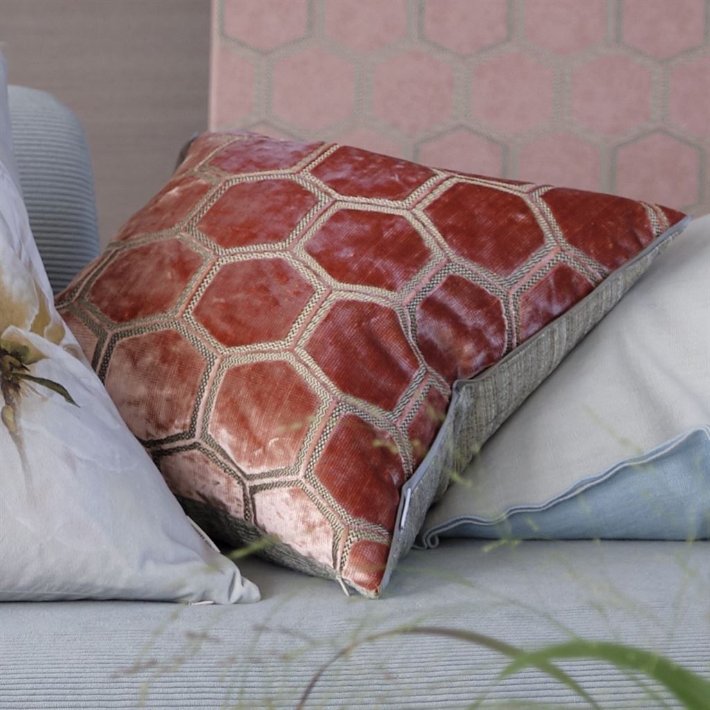 Perna Decorativa - Manipur Coral Cushion - Designers Guild