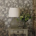 Tapet-Sanderson-Magnolia-Pomegranate-SilverLinen-1-1