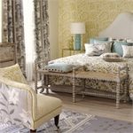 Tapet-Sanderson-Poppy-Damask-SilverChalk-2-1